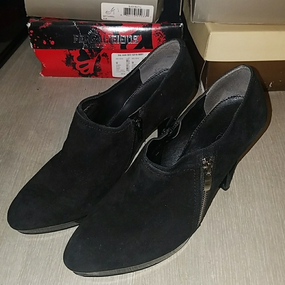 Marc Fisher Black Suede Booties size 9